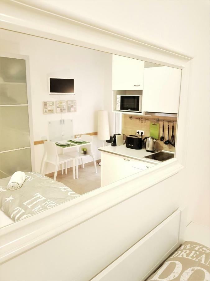 Cozy Studio With Parking Near City Center Praha Exteriér fotografie