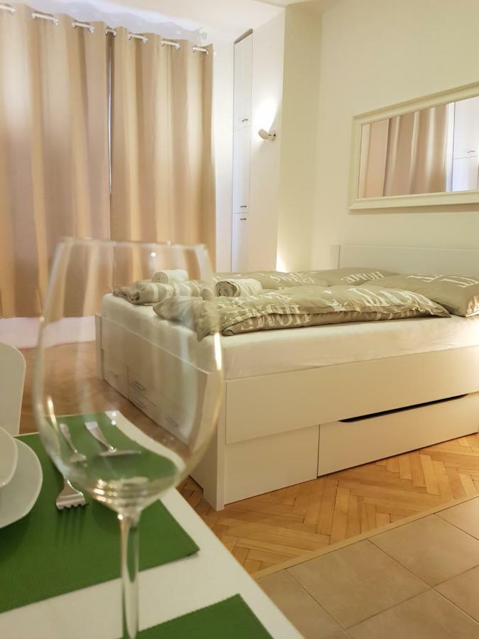 Cozy Studio With Parking Near City Center Praha Exteriér fotografie