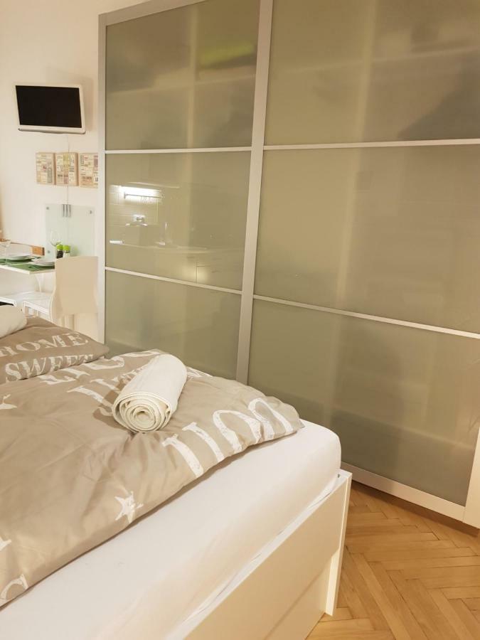 Cozy Studio With Parking Near City Center Praha Exteriér fotografie